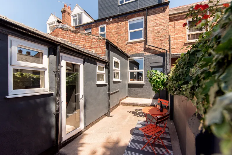 Vibrant 6 Bedroom House // 2026/7 - Image 18